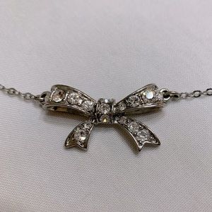Bow Necklace